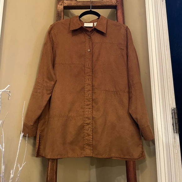 Liz Claiborne - Picture 1 of 5